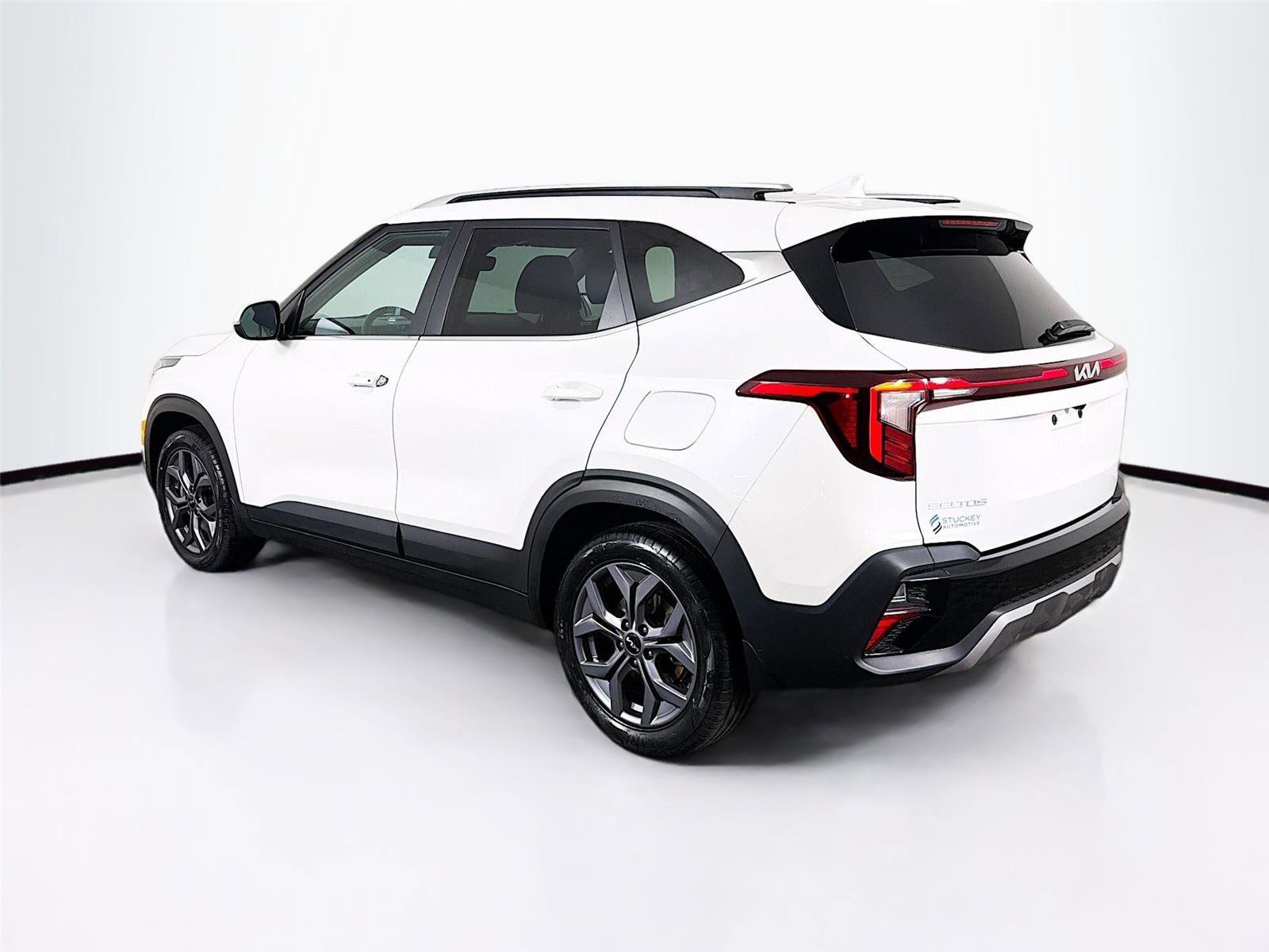 Used 2024 Kia Seltos S AWD/4WD image 5