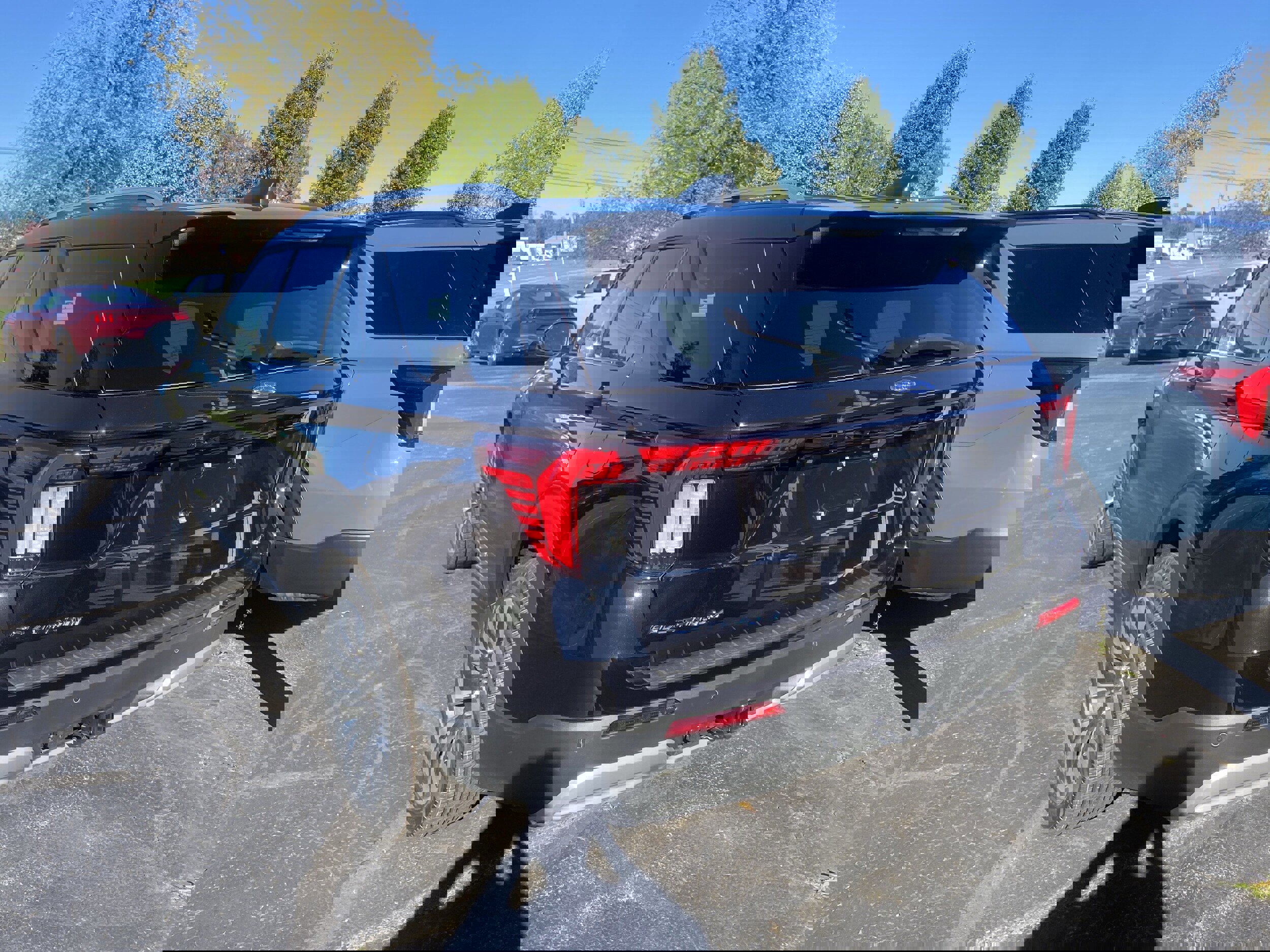 New 2025 Ford Explorer Platinum w/ LUX Leather Package image 3