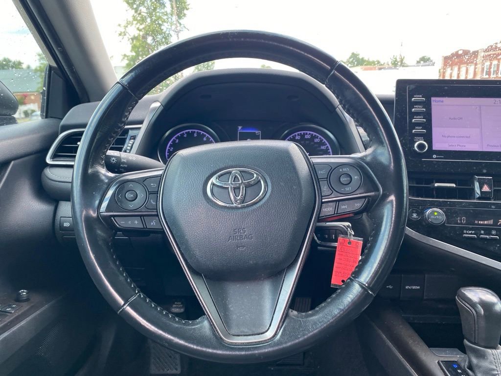 Used 2022 Toyota Camry SE image 11