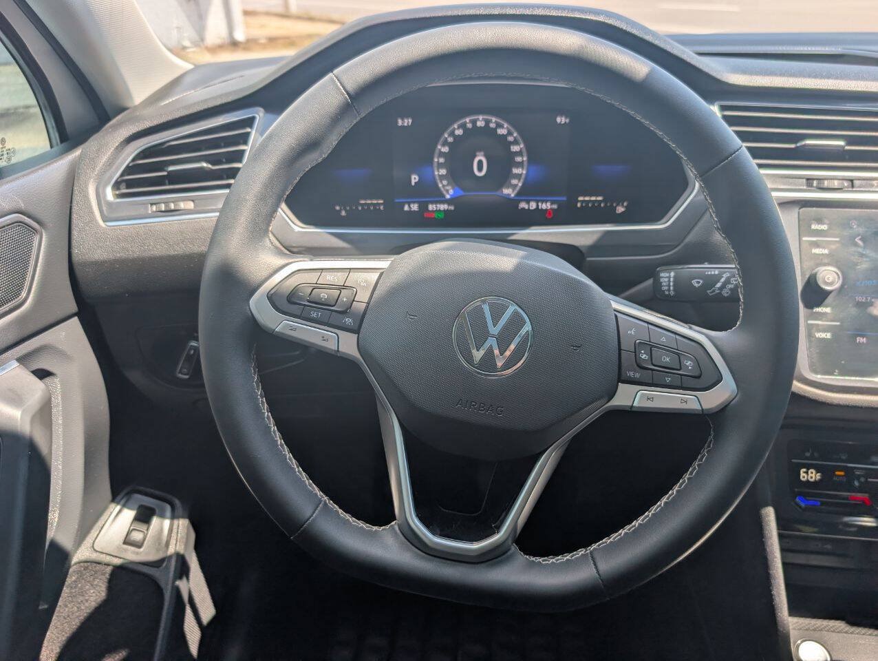 Used 2022 Volkswagen Tiguan SE FWD image 22