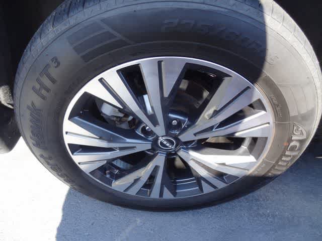 Used 2022 Nissan Rogue SV w/ SV Premium Package AWD/4WD image 12