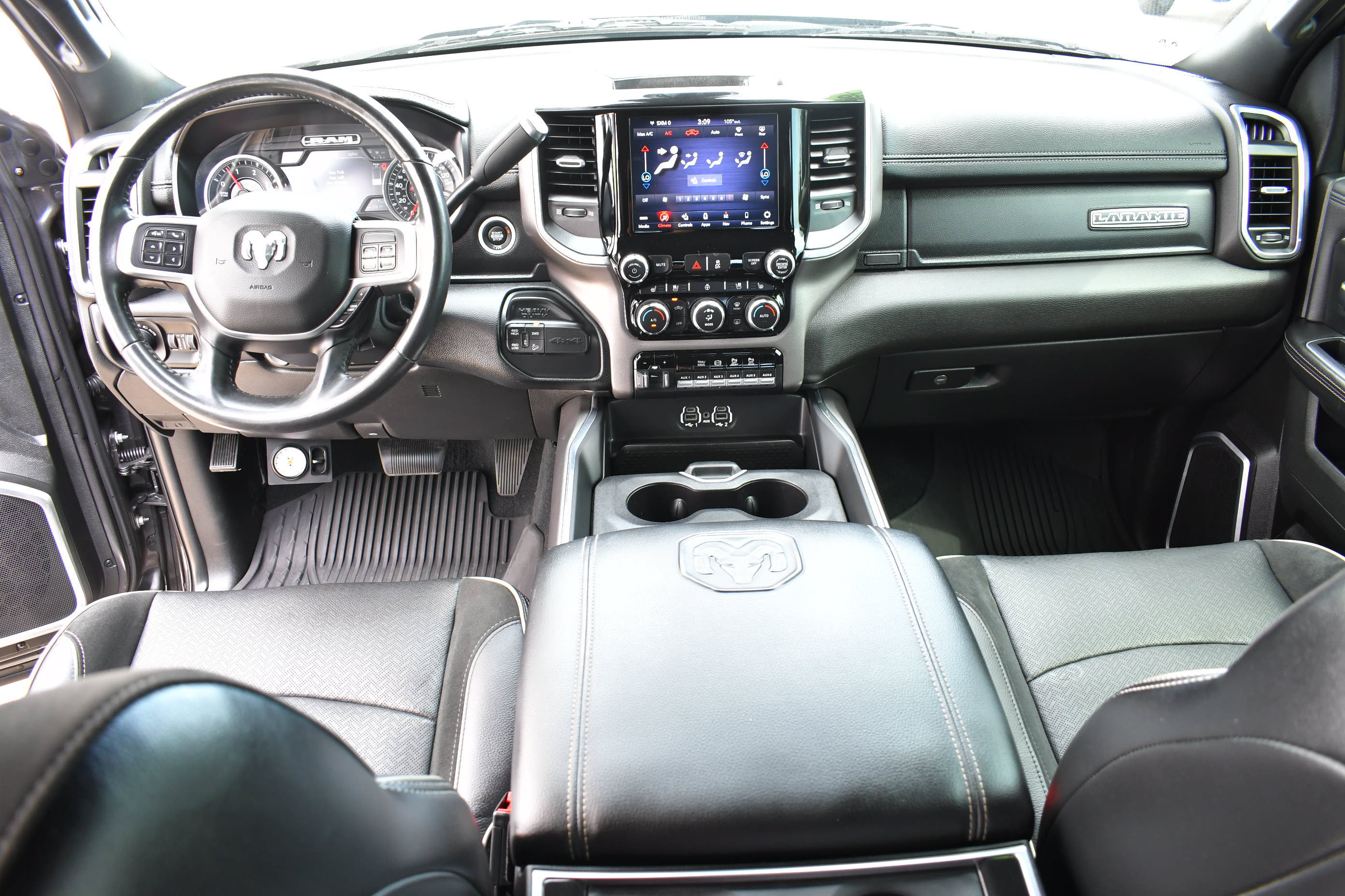 Used 2020 RAM 2500 Laramie AWD/4WD image 17