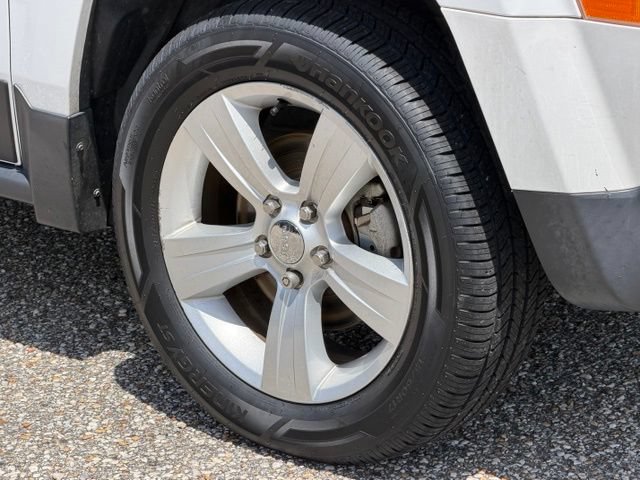 Used 2016 Jeep Patriot Latitude FWD image 9