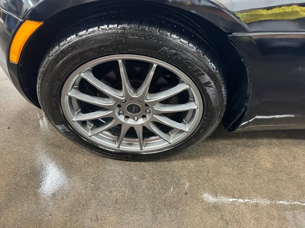 Used 2007 Pontiac Solstice GXP w/ Premium Package RWD image 14