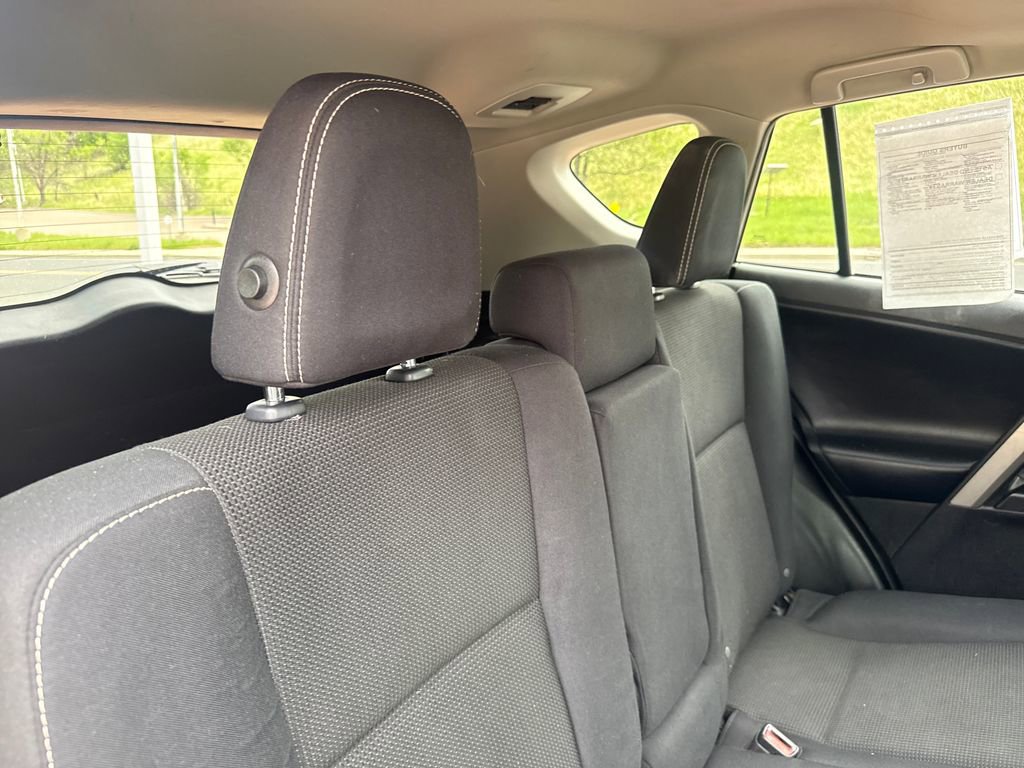 Used 2018 Toyota RAV4 XLE w/ Plus Extra Value Package AWD/4WD image 29