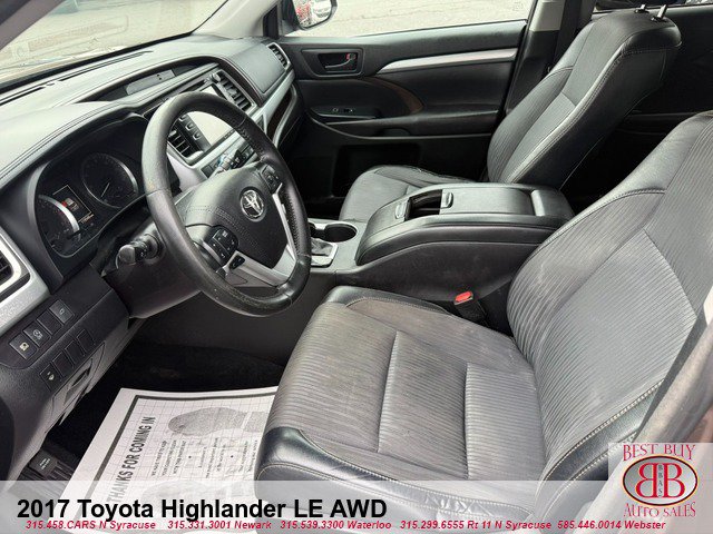 Used 2017 Toyota Highlander Plus AWD/4WD image 9