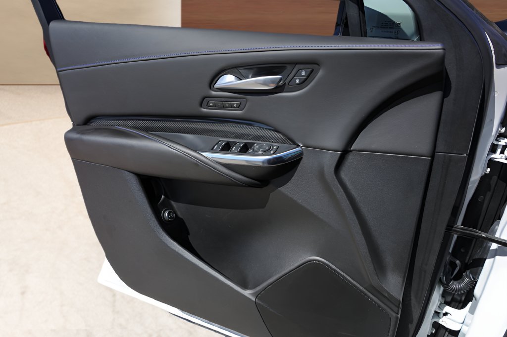Certified 2025 Cadillac XT4 Sport FWD image 20