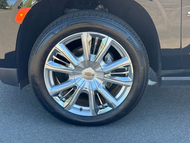 Used 2022 Chevrolet Suburban High Country w/ Premium Package 2 image 9