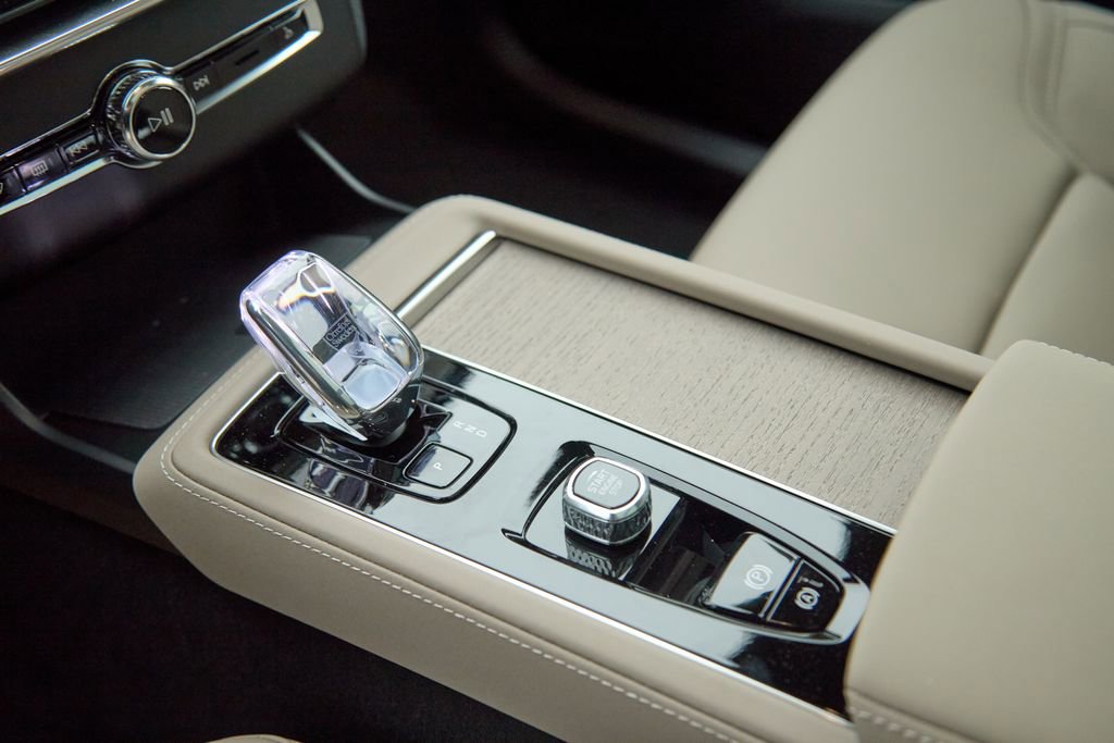 New 2026 Volvo XC90 T8 Plus w/ Protection Package image 17