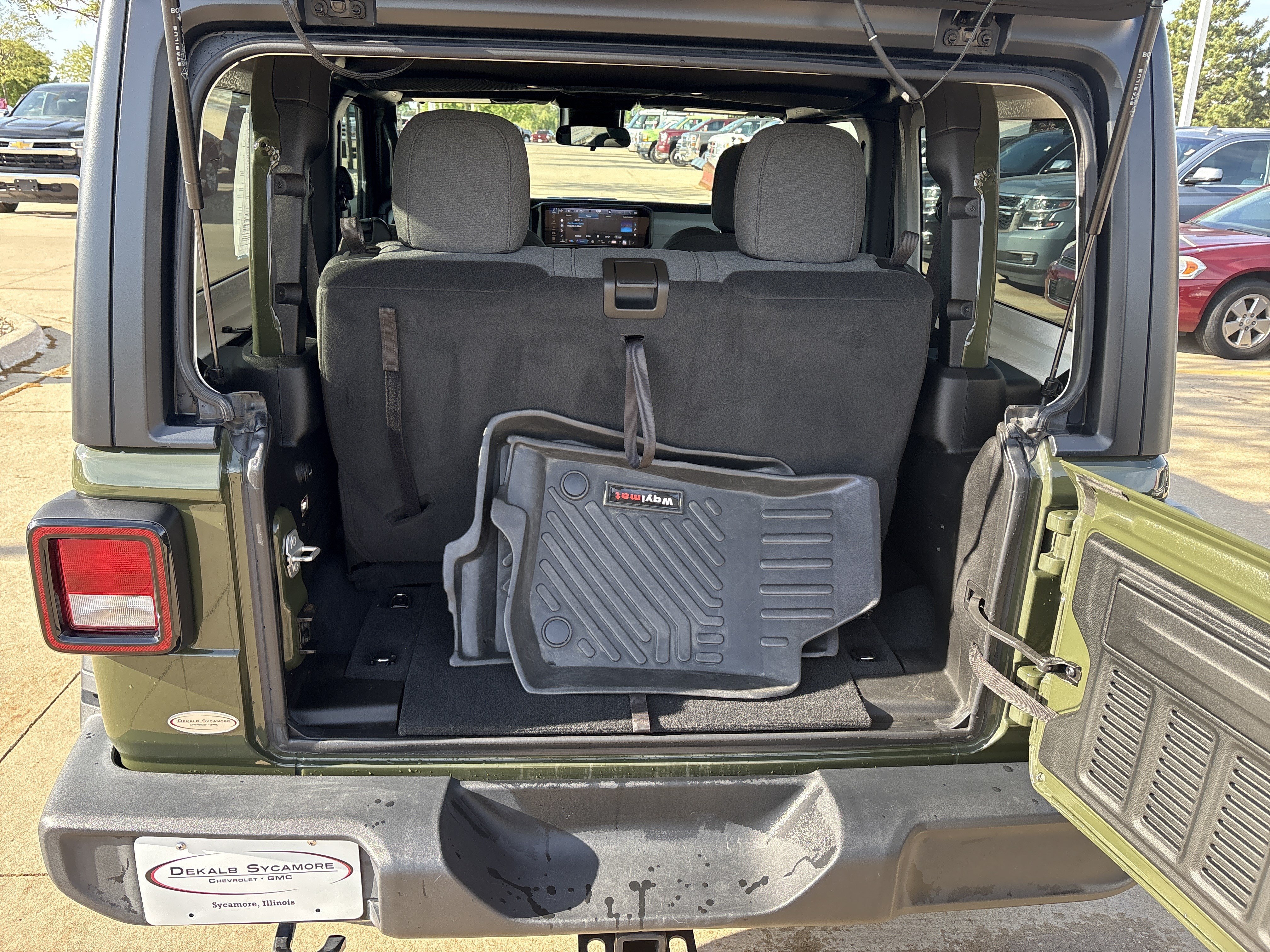 Used 2024 Jeep Wrangler Sport AWD/4WD image 13