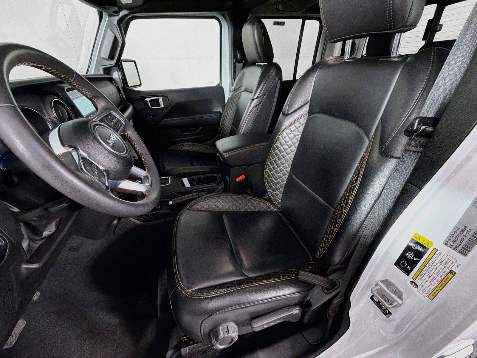 Used 2023 Jeep Gladiator Overland AWD/4WD image 2