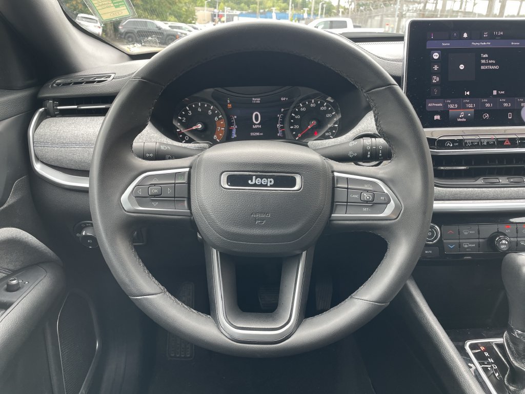 Used 2024 Jeep Compass Latitude AWD/4WD image 16
