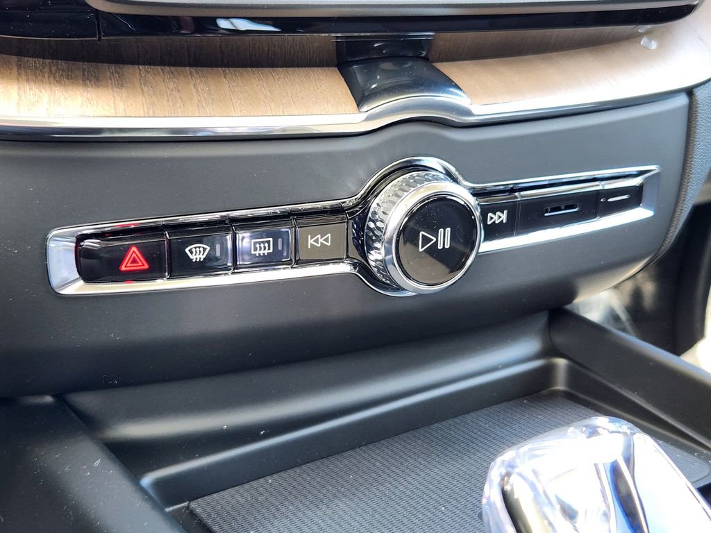 New 2026 Volvo XC60 B5 Plus w/ Protection Package Premier image 10