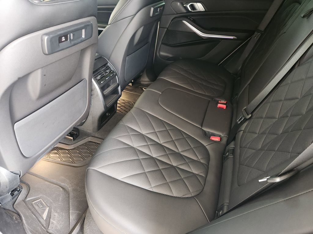 Used 2023 BMW X5 sDrive40i w/ M Sport Package image 29