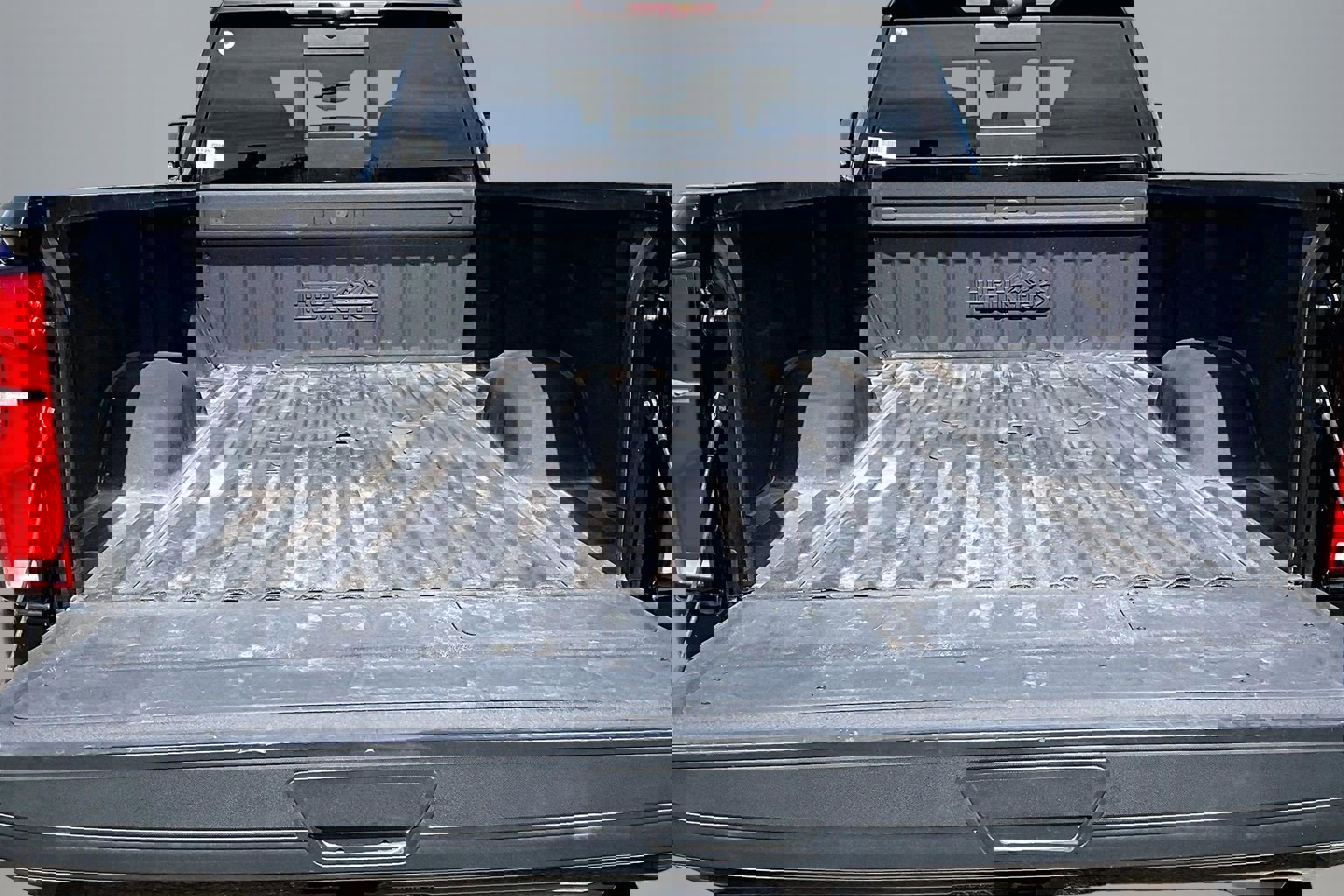 Used 2024 Chevrolet Silverado 3500 High Country w/ Technology Package image 7