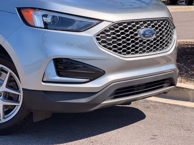 Used 2023 Ford Edge SEL AWD/4WD image 3