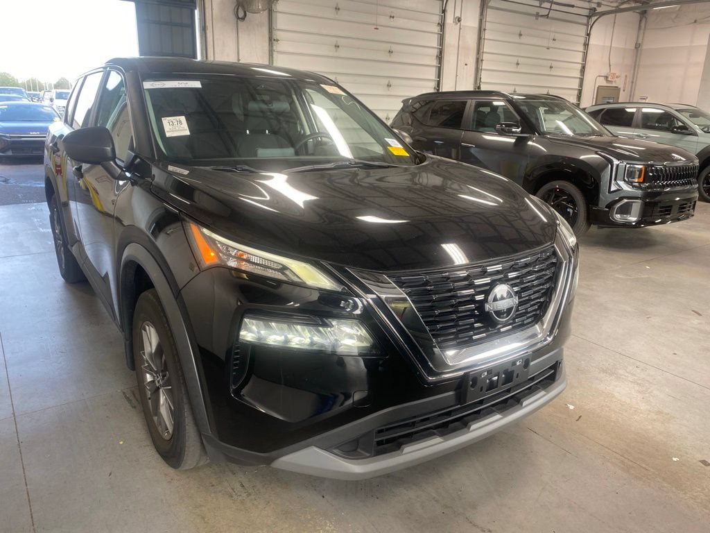 Used 2023 Nissan Rogue S AWD/4WD image 1