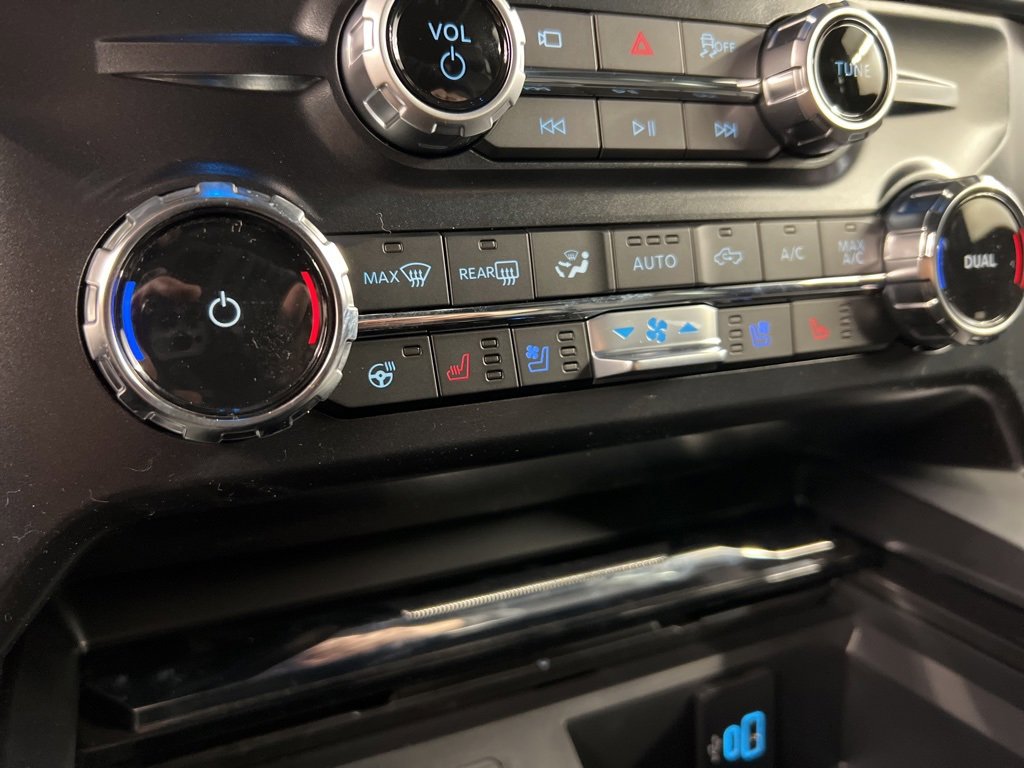 New 2026 Ford F250 Lariat w/ Black Appearance Package image 14