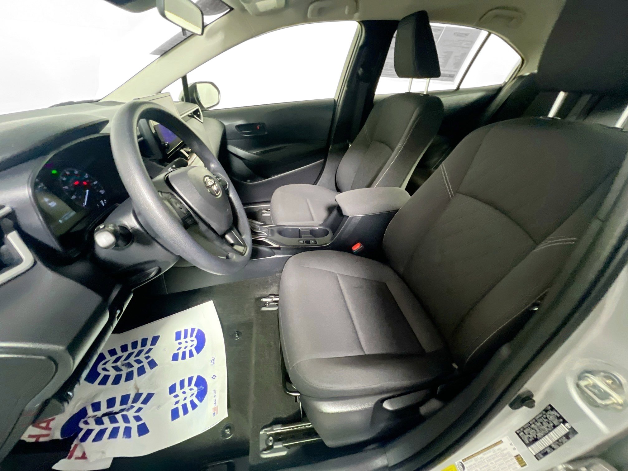 Used 2025 Toyota Corolla LE image 14