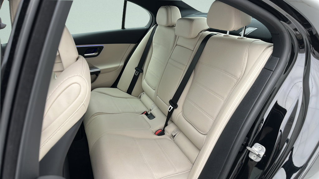 Used 2025 Mercedes-Benz C 300 4MATIC Sedan image 10