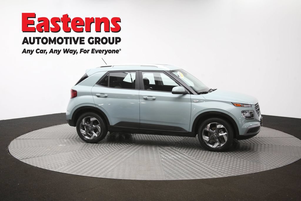 Used 2025 Hyundai Venue SEL FWD image 48