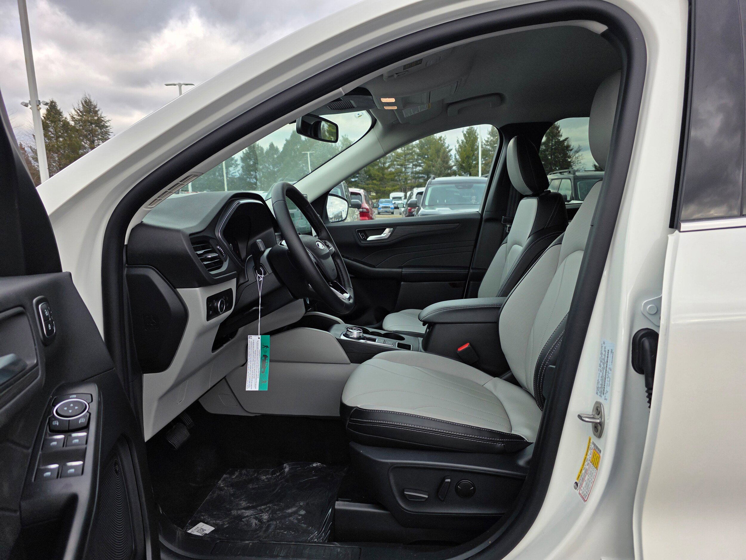 New 2026 Ford Escape SE w/ PHEV Premium Package image 27