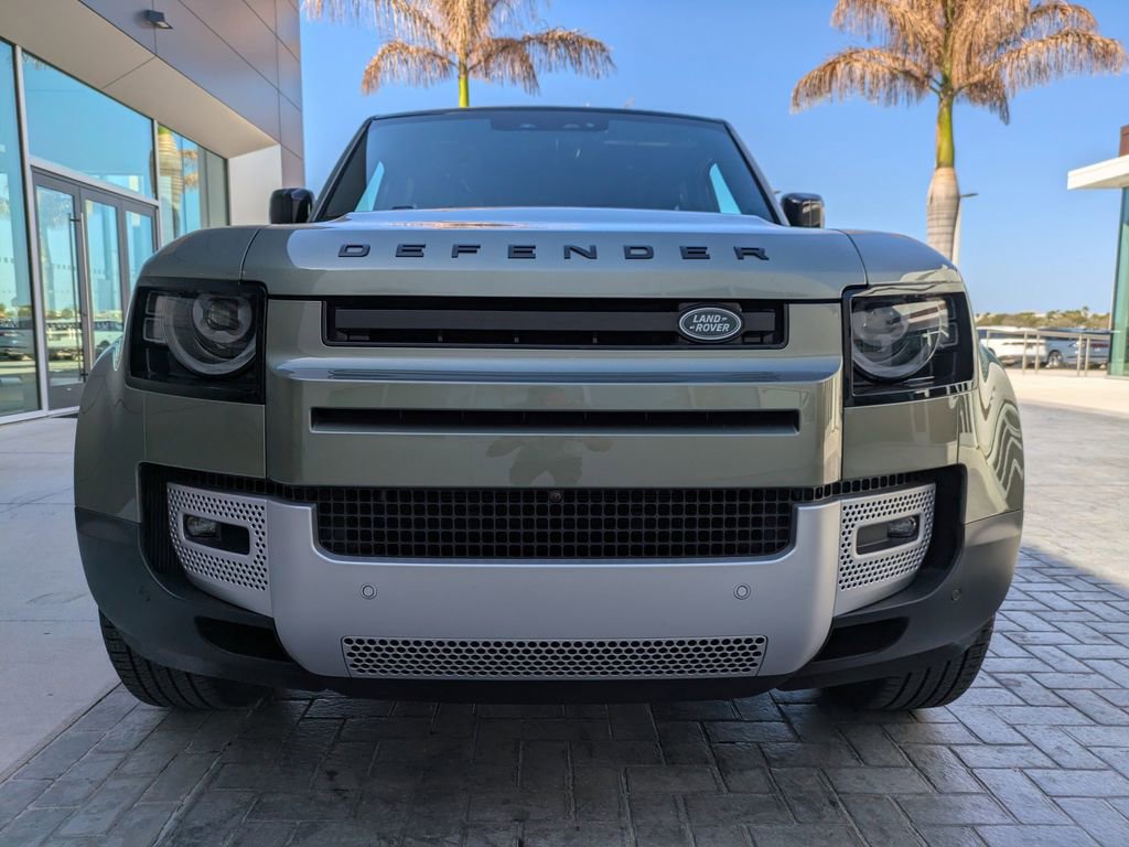 Used 2025 Land Rover Defender 110 S image 10