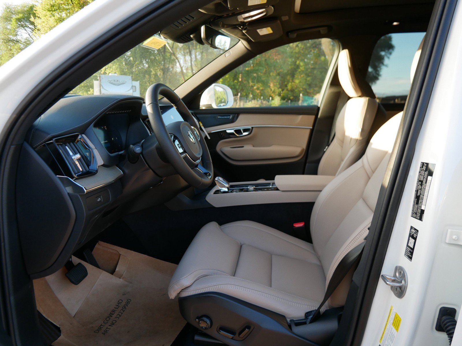 New 2027 Volvo XC90 B6 Ultra AWD/4WD image 4