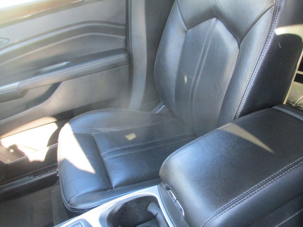 Used 2012 Cadillac SRX Luxury image 13