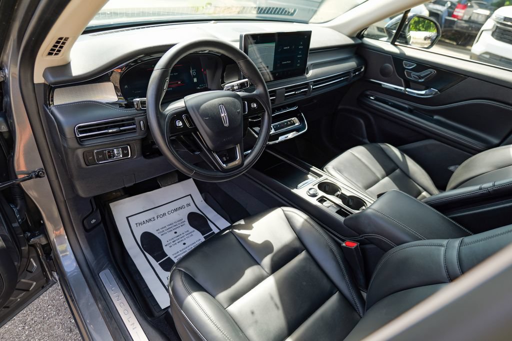 Used 2023 Lincoln Corsair AWD image 19