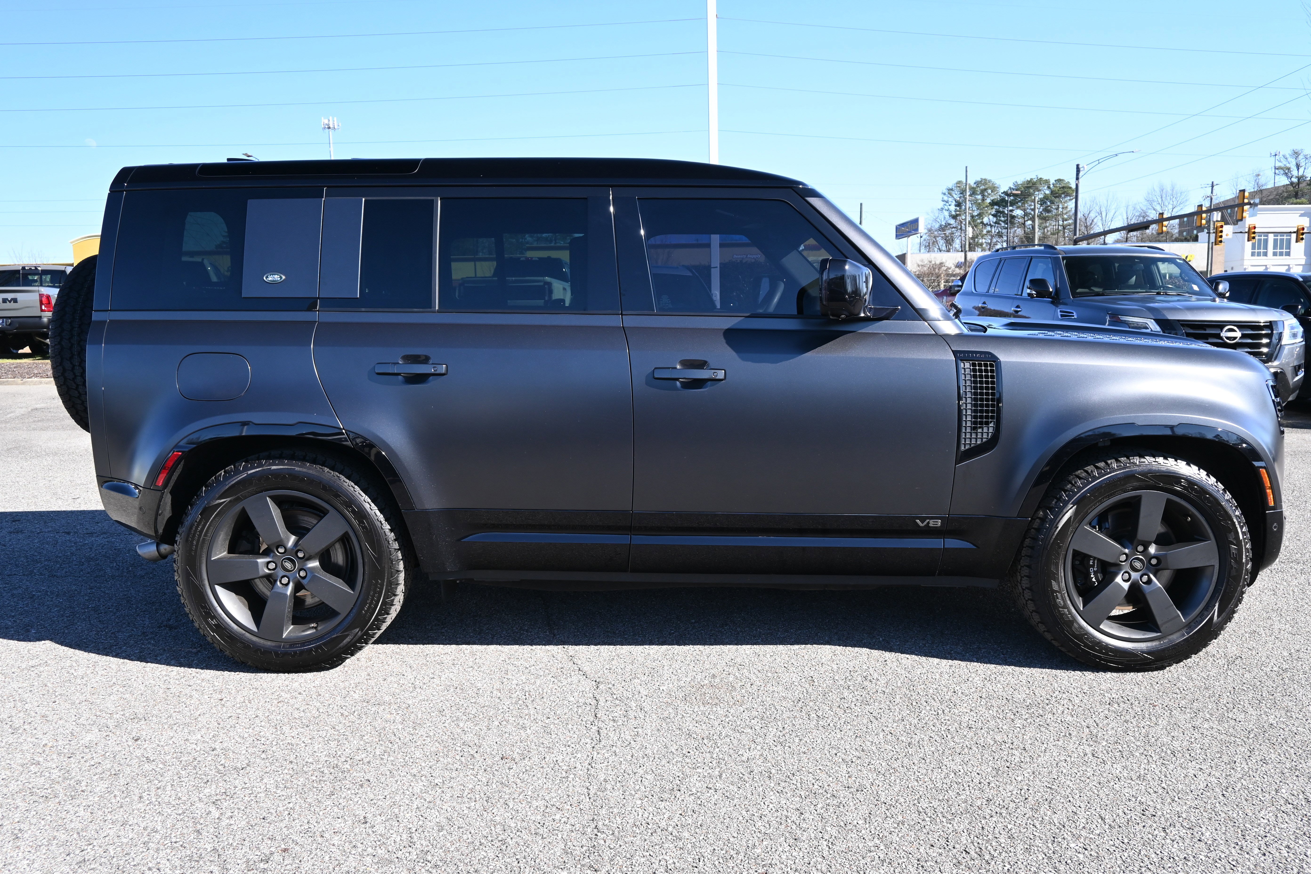 Used 2023 Land Rover Defender 110 Carpathian Edition image 12