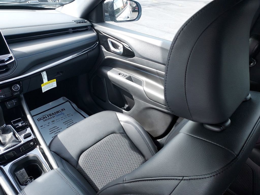 New 2026 Jeep Compass Latitude AWD/4WD image 11