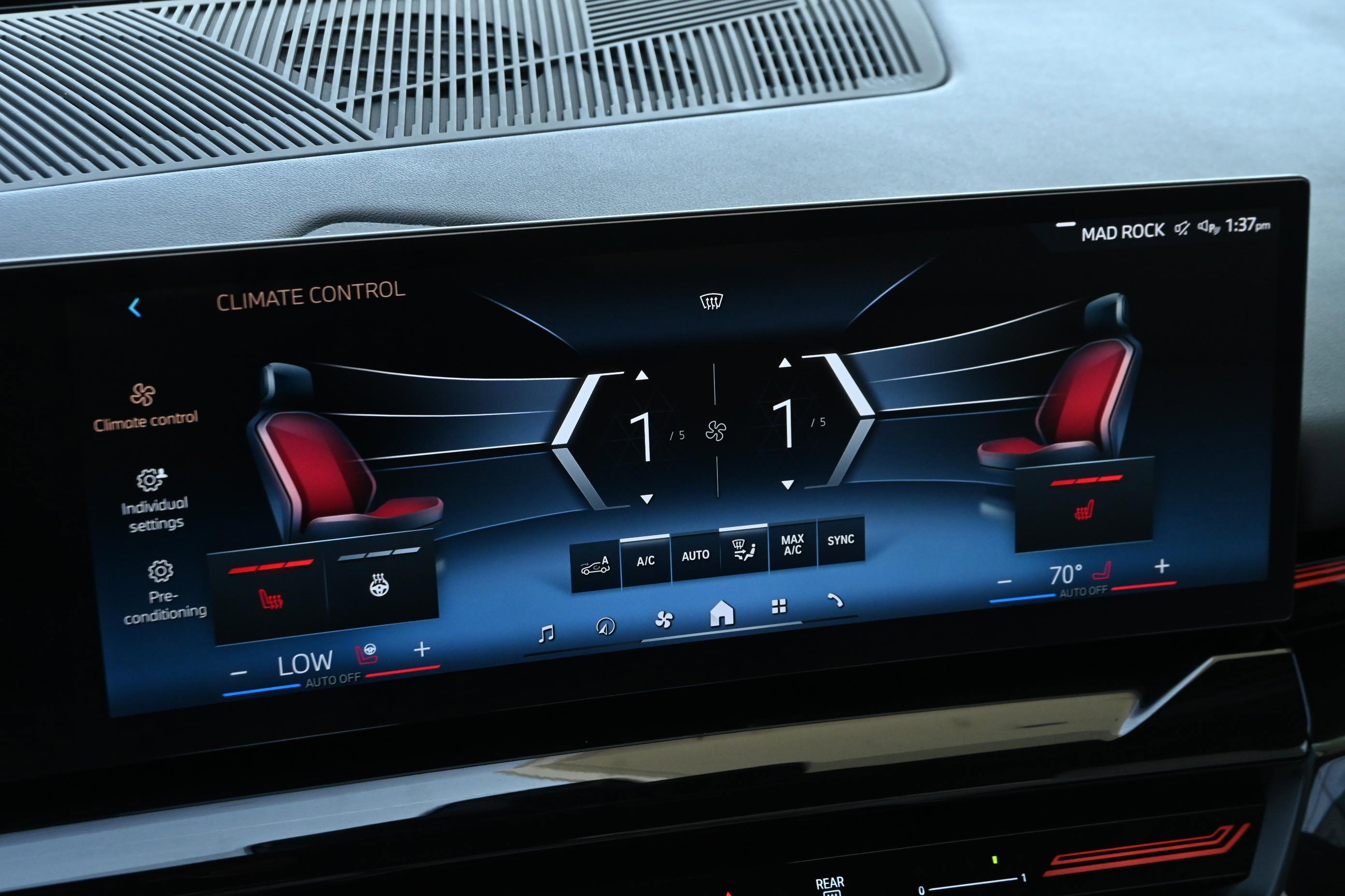 Certified 2024 BMW 530i w/ Convenience Package image 18