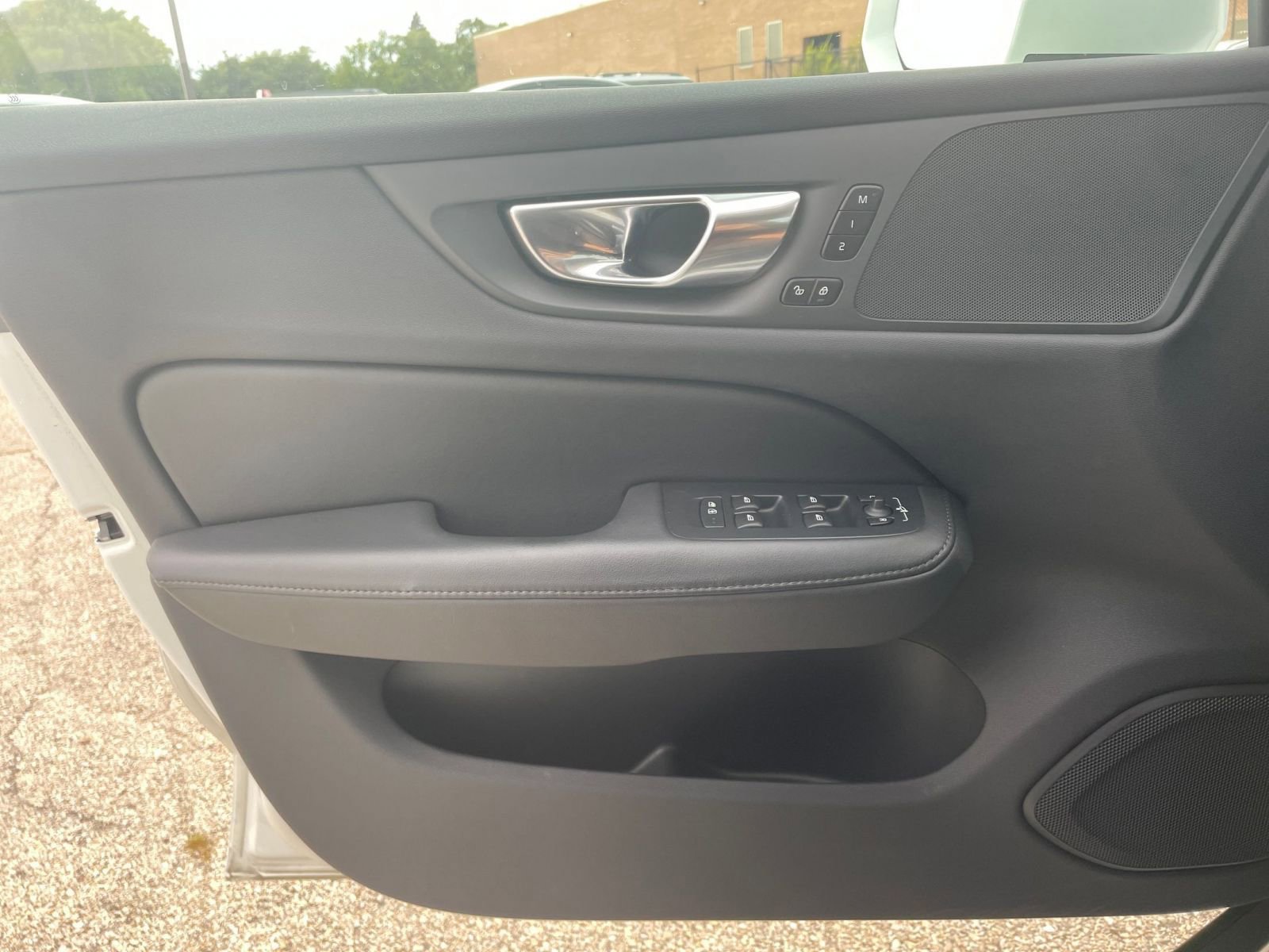 Used 2025 Volvo V60 B5 Cross Country Plus image 20