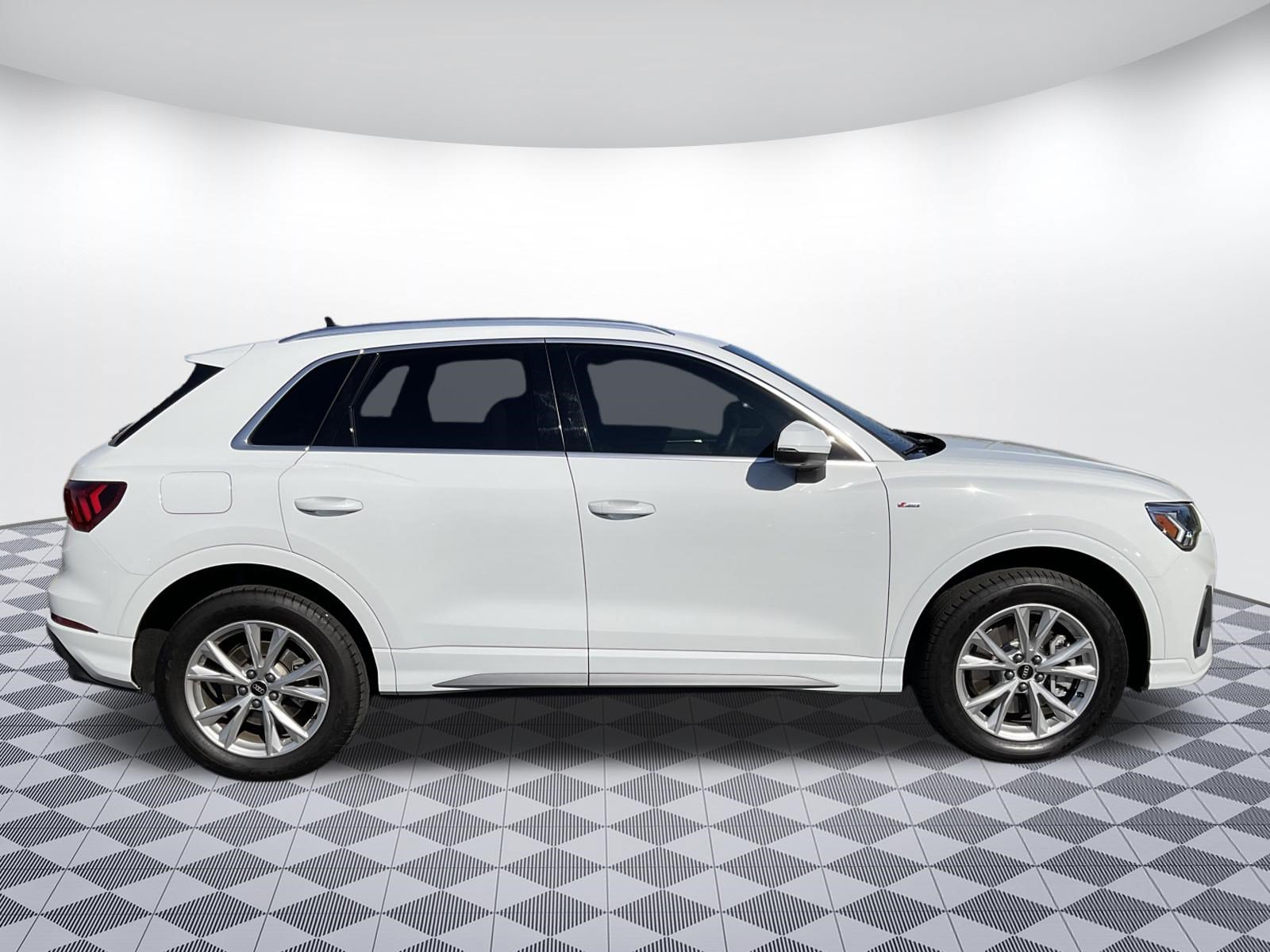 Used 2023 Audi Q3 2.0T Premium Plus AWD/4WD image 2