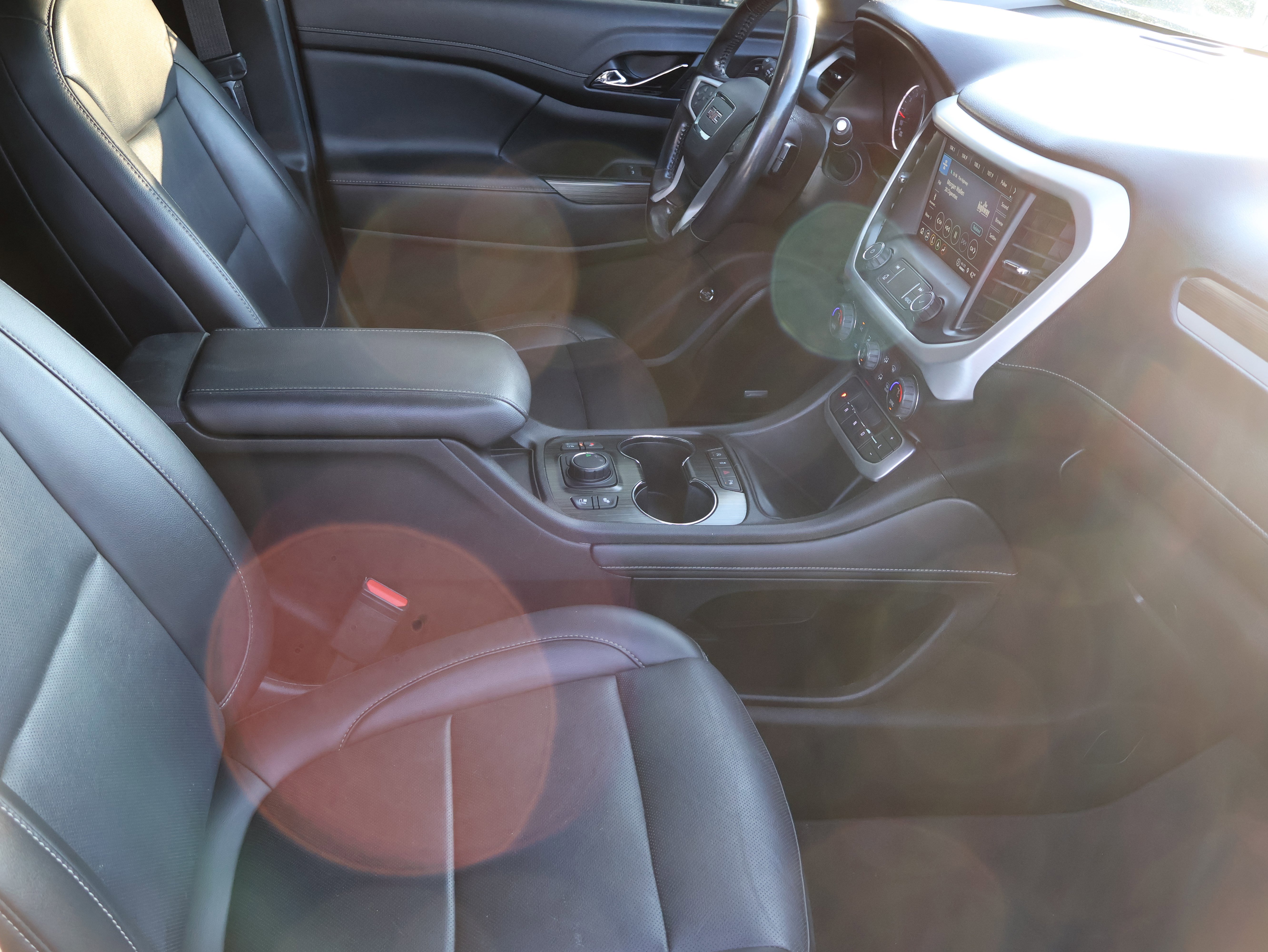 Used 2021 GMC Acadia SLT w/ Premium Package image 12