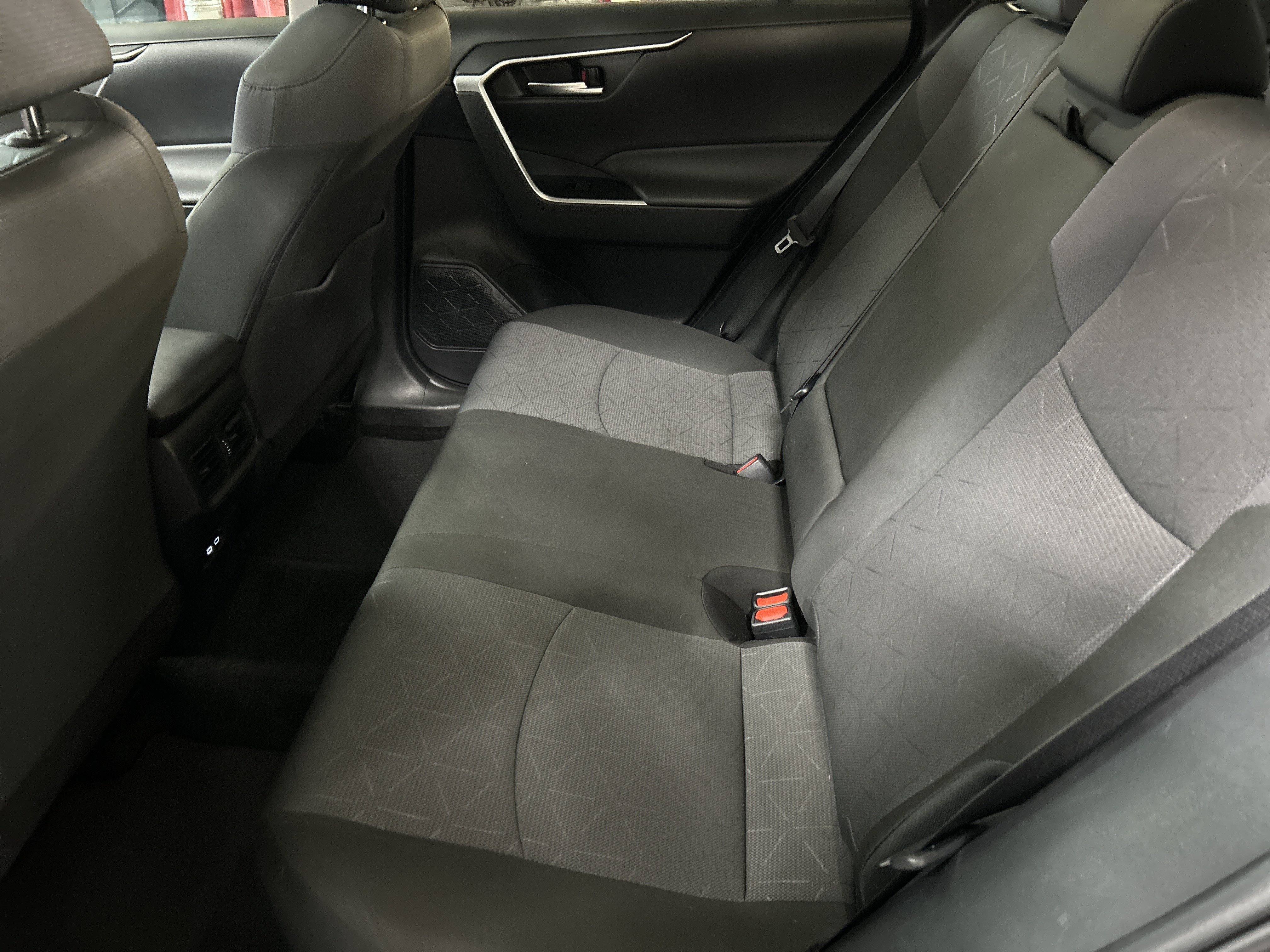 Certified 2025 Toyota RAV4 XLE w/ Convenience Package FWD image 30
