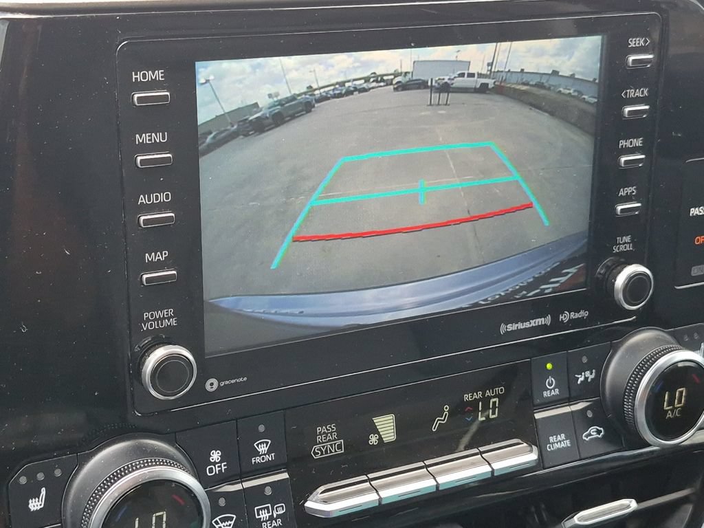 Used 2020 Toyota Highlander XLE FWD image 20
