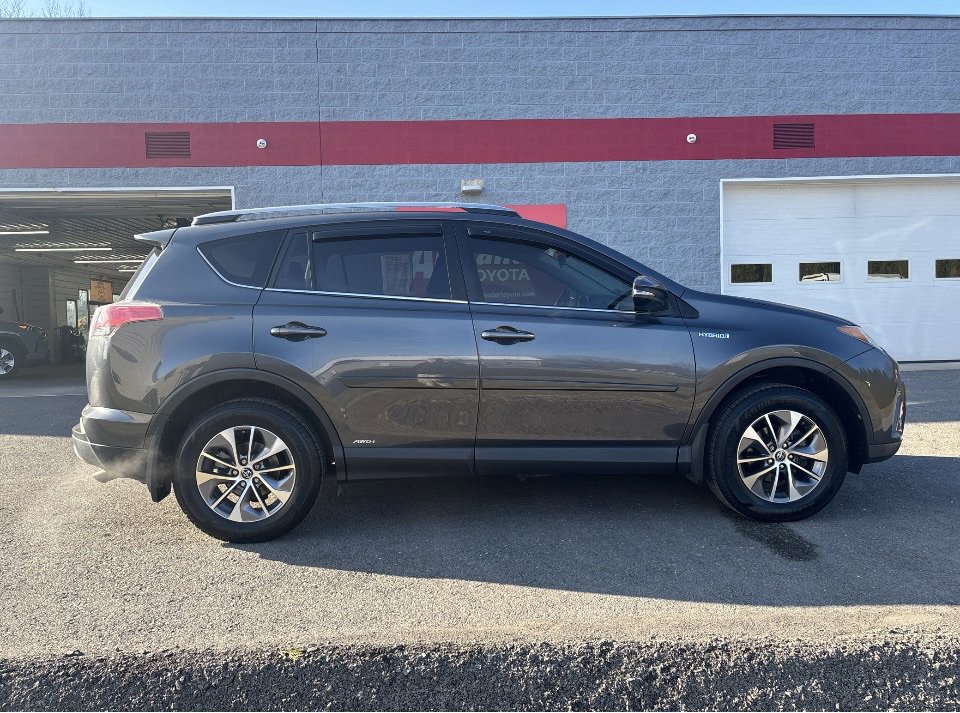 Used 2017 Toyota RAV4 XLE w/ Protection Package image 2