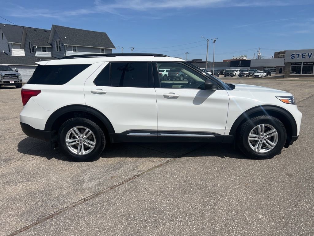 Used 2020 Ford Explorer XLT w/ Equipment Group 202A image 5