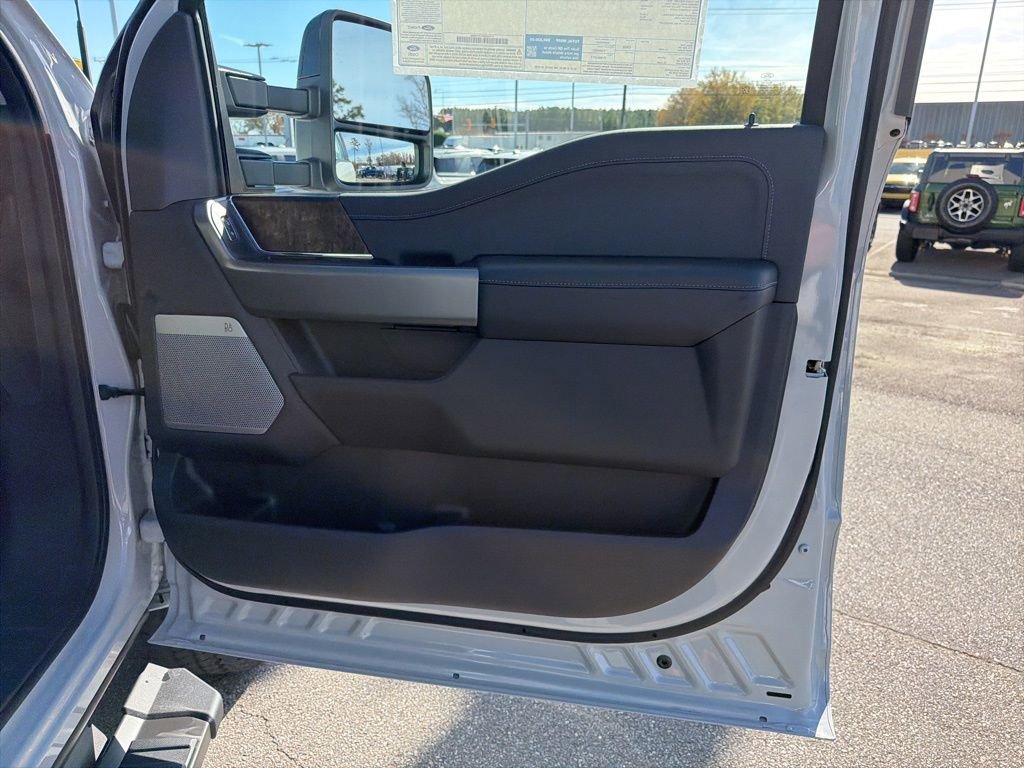 New 2026 Ford F250 Lariat w/ Black Appearance Package image 23
