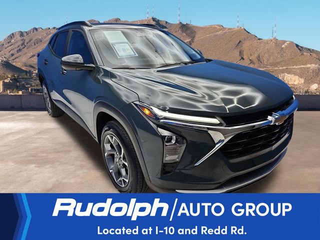Used 2025 Chevrolet Trax LT FWD image 7