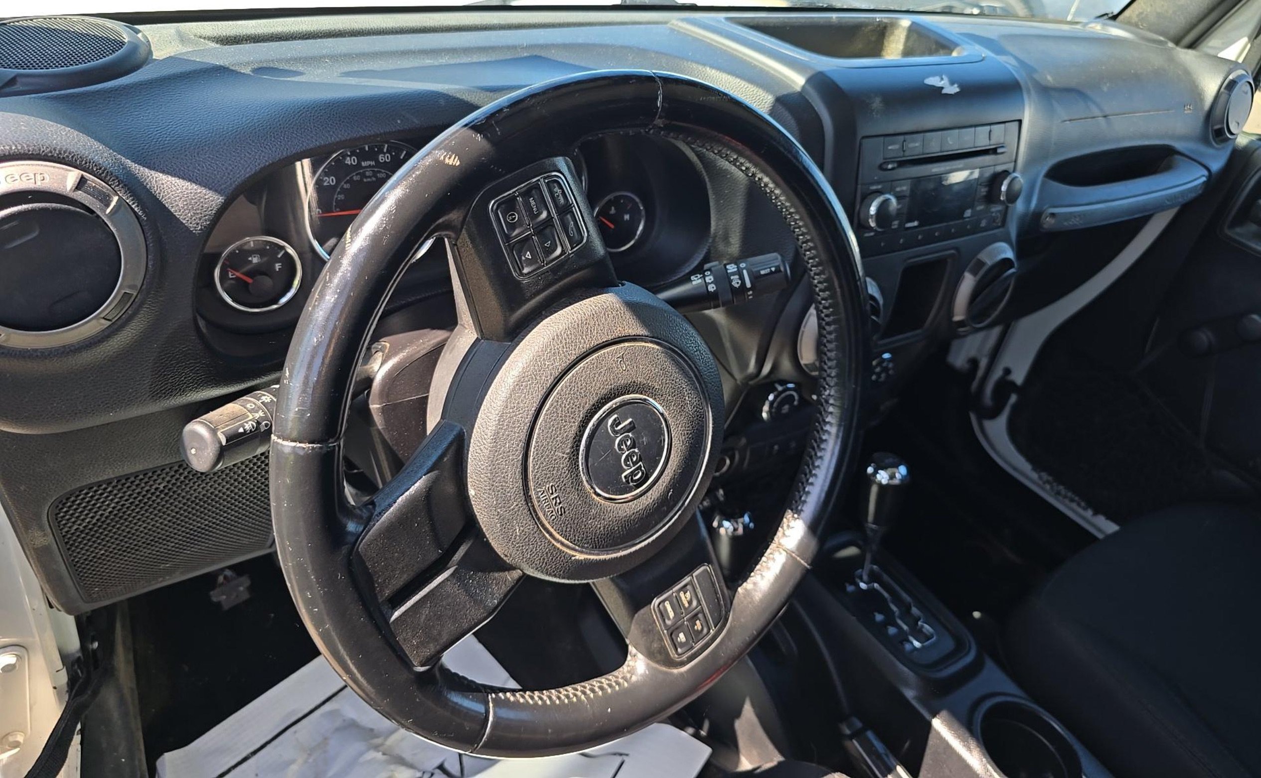 Used 2016 Jeep Wrangler Sport w/ Connectivity Group AWD/4WD image 6