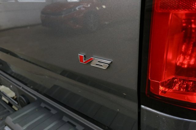 Used 2022 Chevrolet Colorado LT w/ LT Convenience Package image 12