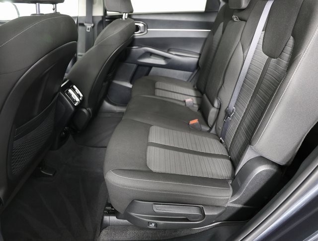 Used 2023 Kia Sorento LX image 10