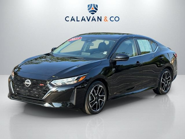 Used 2025 Nissan Sentra SR w/ SR Premium Package FWD image 3