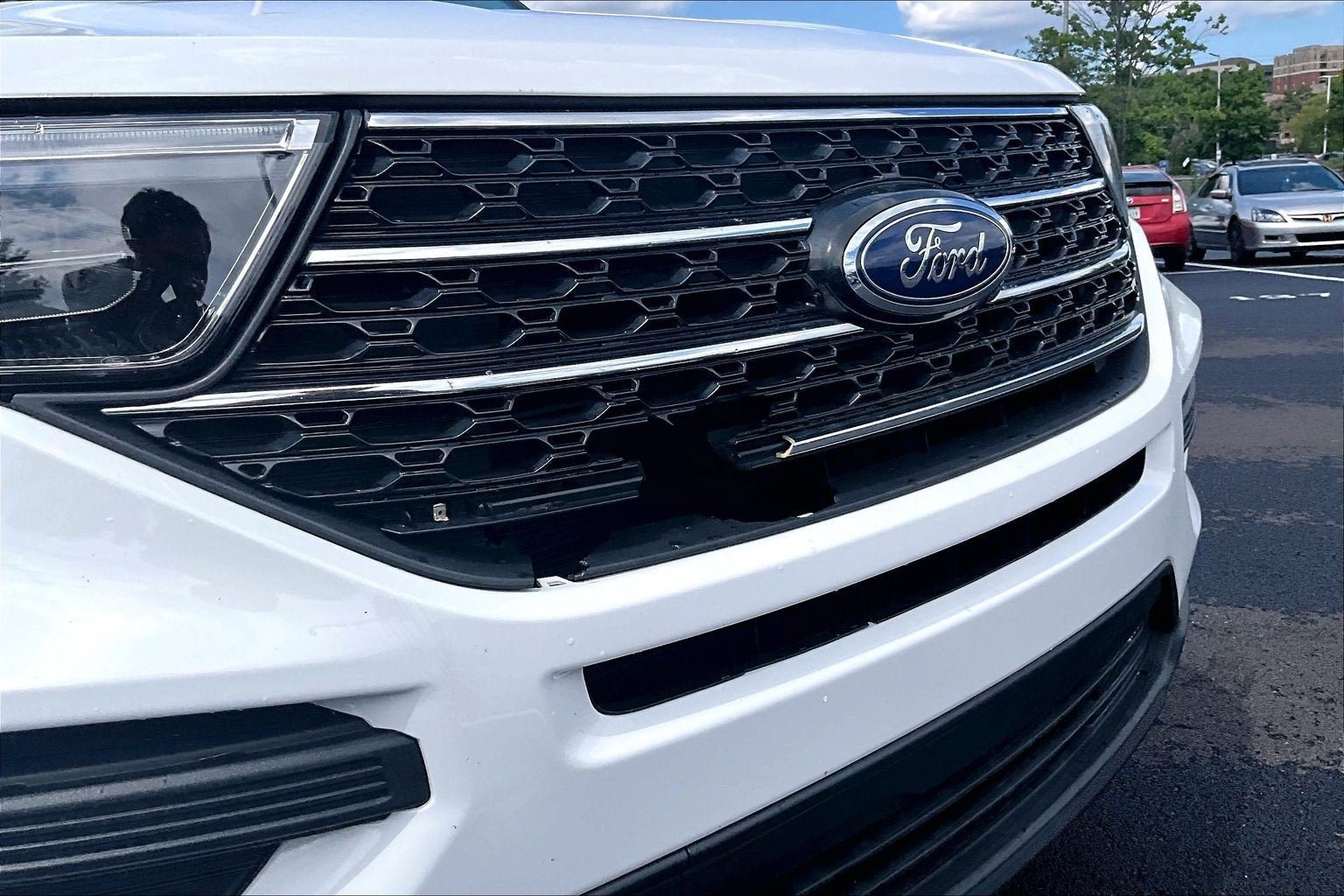 Used 2023 Ford Explorer XLT AWD/4WD image 28