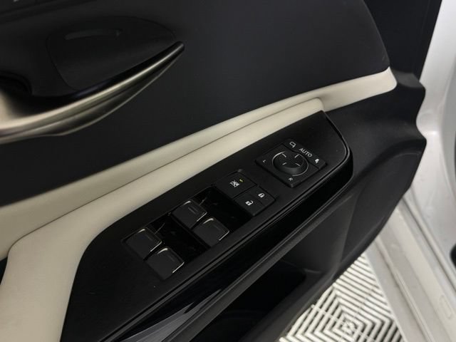 Certified 2025 Lexus ES 300h w/ Premium Package FWD image 32