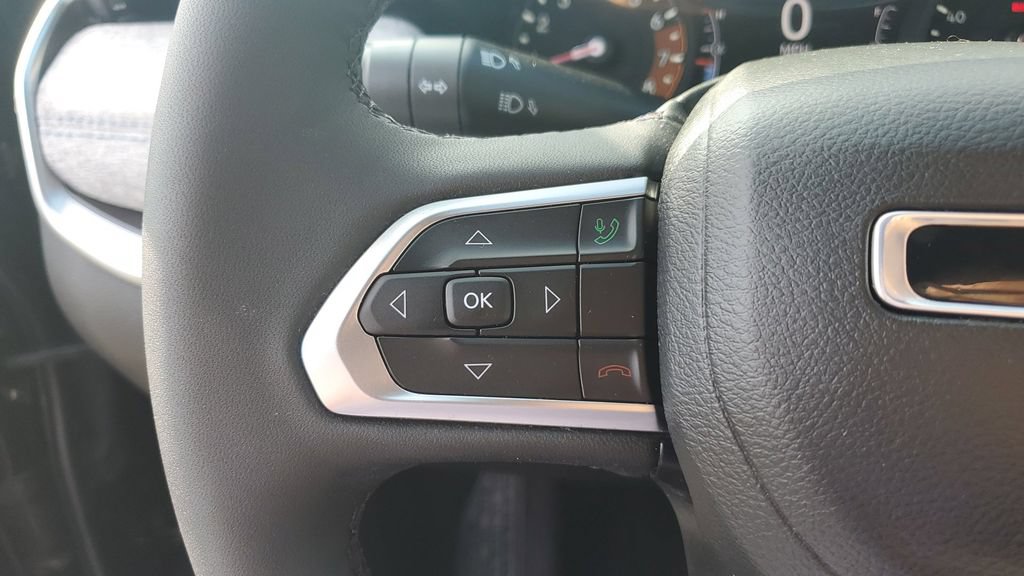 Used 2023 Jeep Compass Latitude w/ Convenience Group AWD/4WD image 30