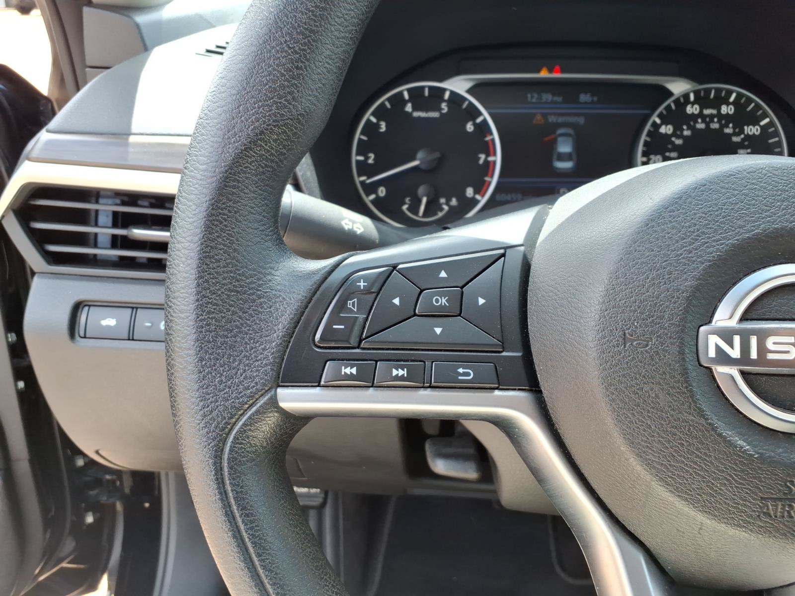 Used 2024 Nissan Altima 2.5 SV FWD image 9